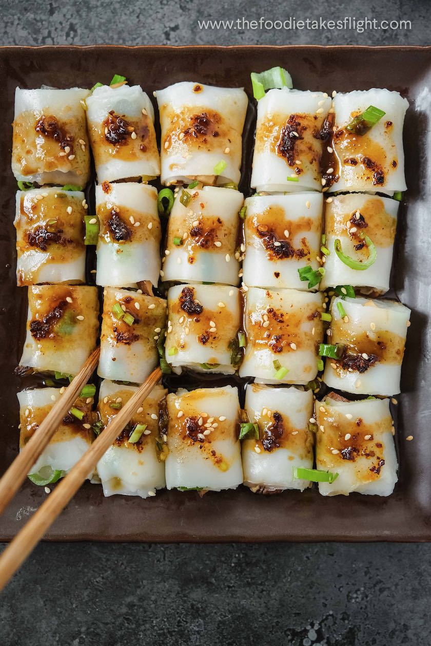 https://thefoodietakesflight.com/wp-content/uploads/2020/07/vegan-cheung-fun-rice-noodle-rolls-7.jpg