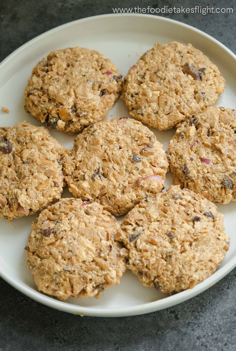 Burger Steaks and Mushroom Gravy (Jollibee Style, Vegan) The Foodie