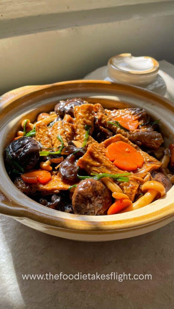 Braised Beancurd Skin with Mushrooms