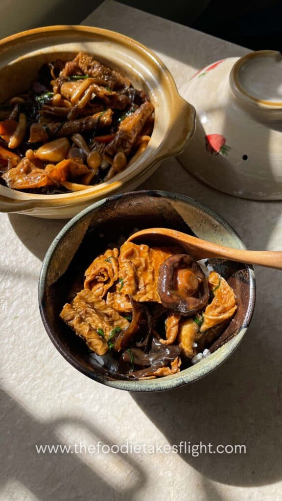 Braised Beancurd Skin with Mushrooms