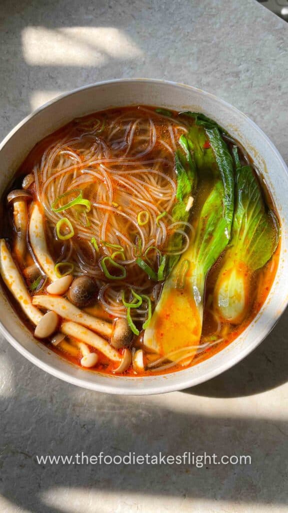 no cook noodle soup with mushrooms and wok choy