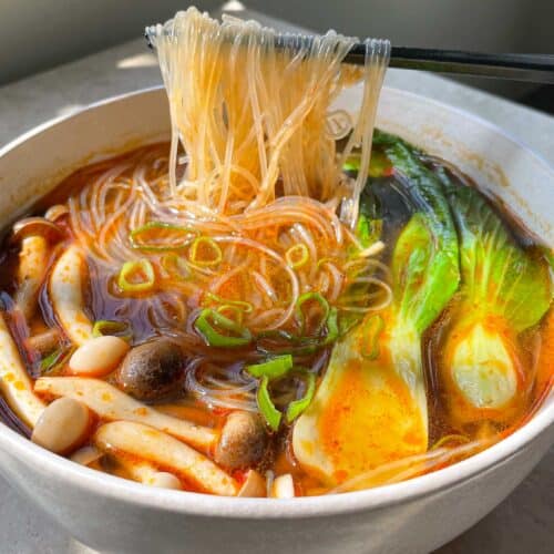no cook noodle soup with mushrooms and wok choy