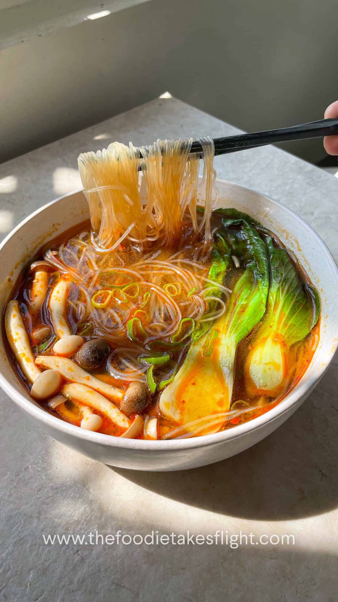 no cook noodle soup with mushrooms and wok choy