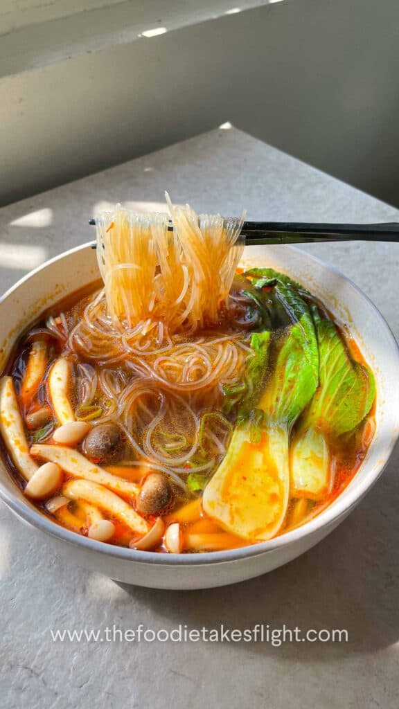 no cook noodle soup with mushrooms and wok choy