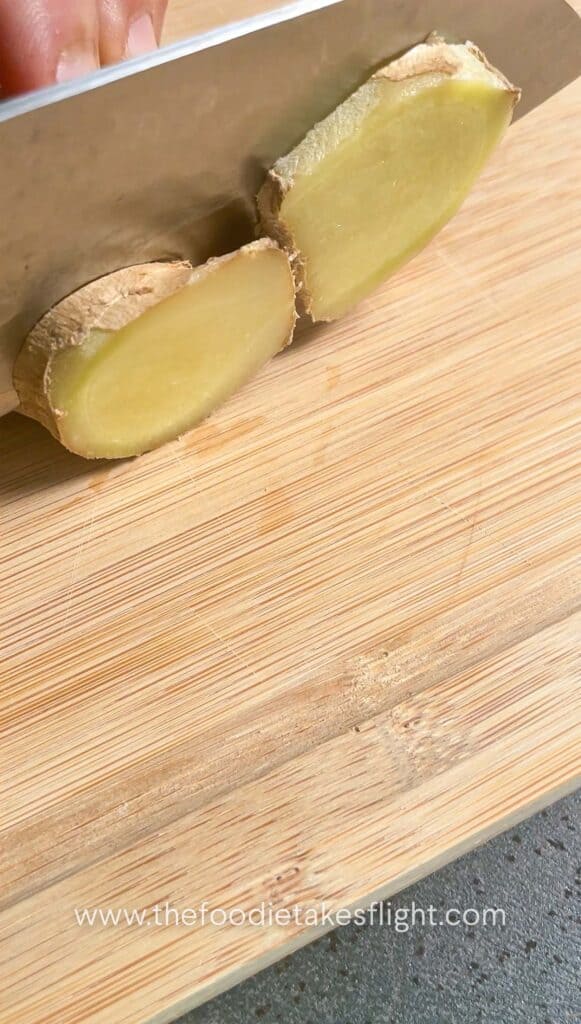 slicing ginger