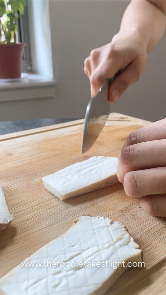 slicing king oyster mushroom