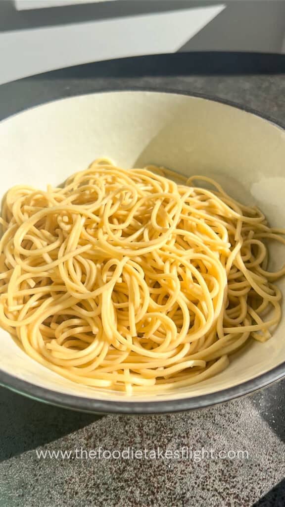 cooked ramen noodles