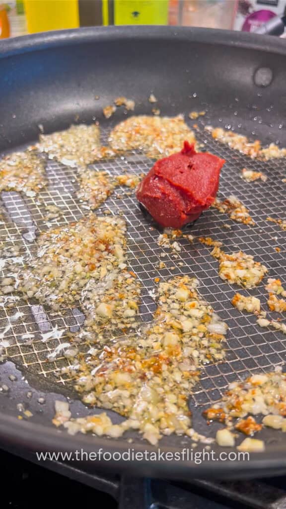 tomato paste with garlic and shallot