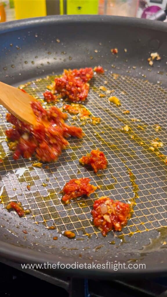 tomato paste with garlic and shallot