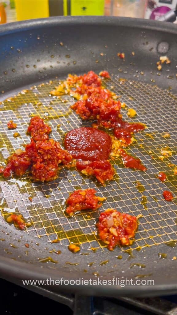 tomato paste with garlic and shallot