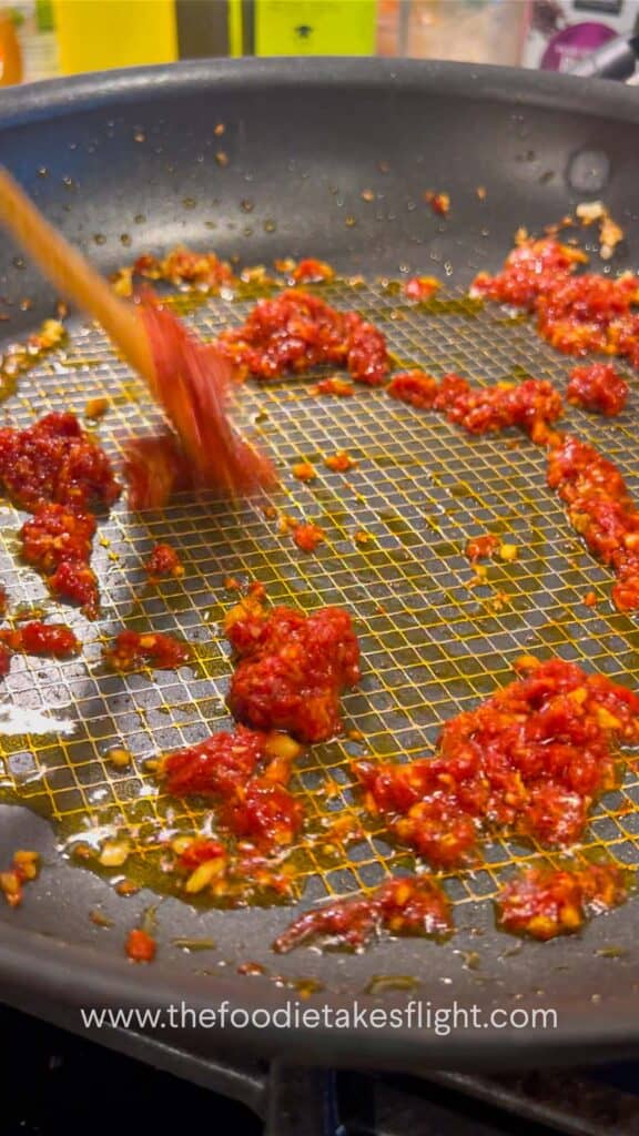 tomato paste with garlic and shallot