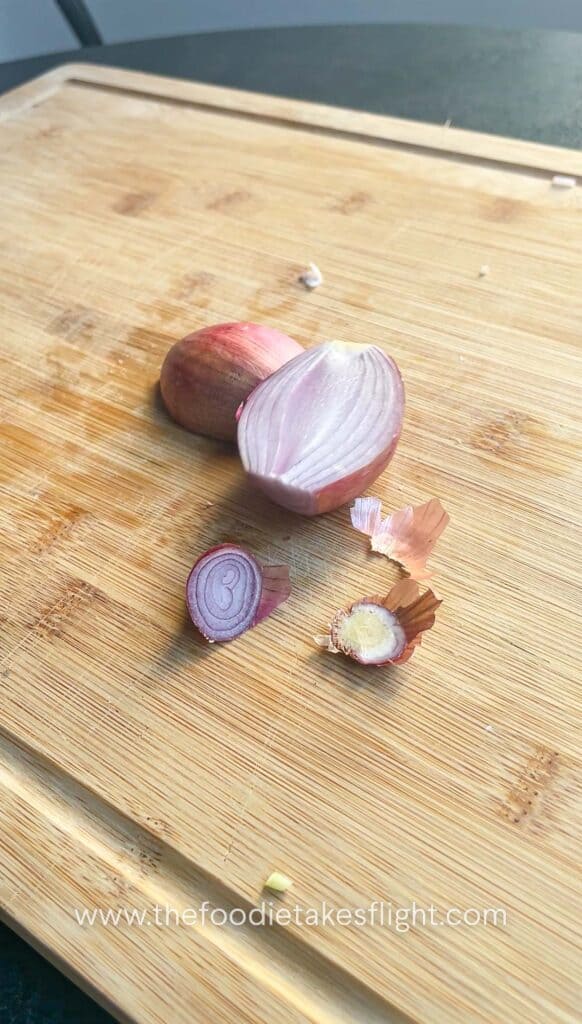 slicing shallots