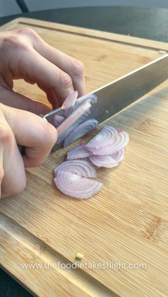 slicing shallots