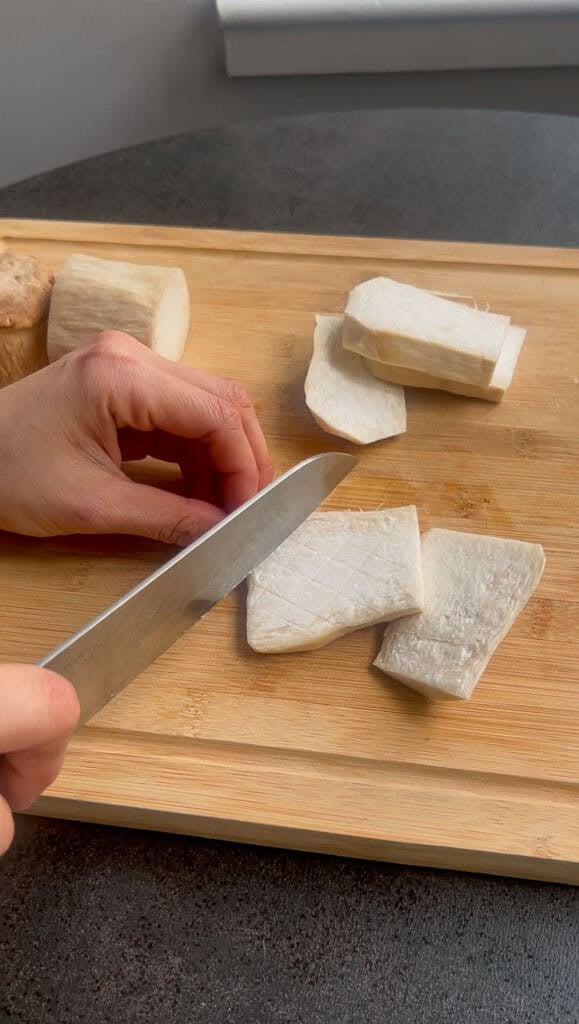 slicing king oyster mushrooms