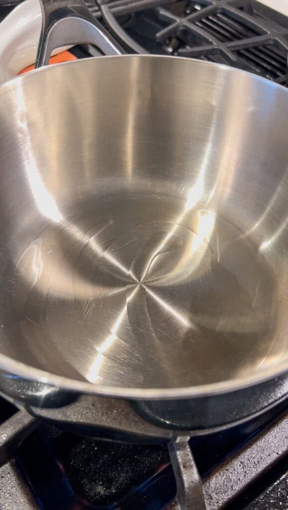 making aromatic soup base