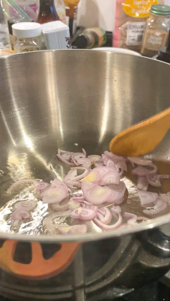 making aromatic soup base