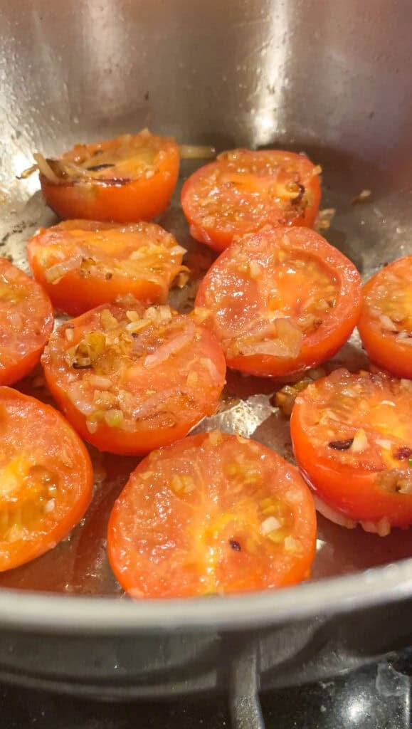searing tomatoes with garlic and shallot
