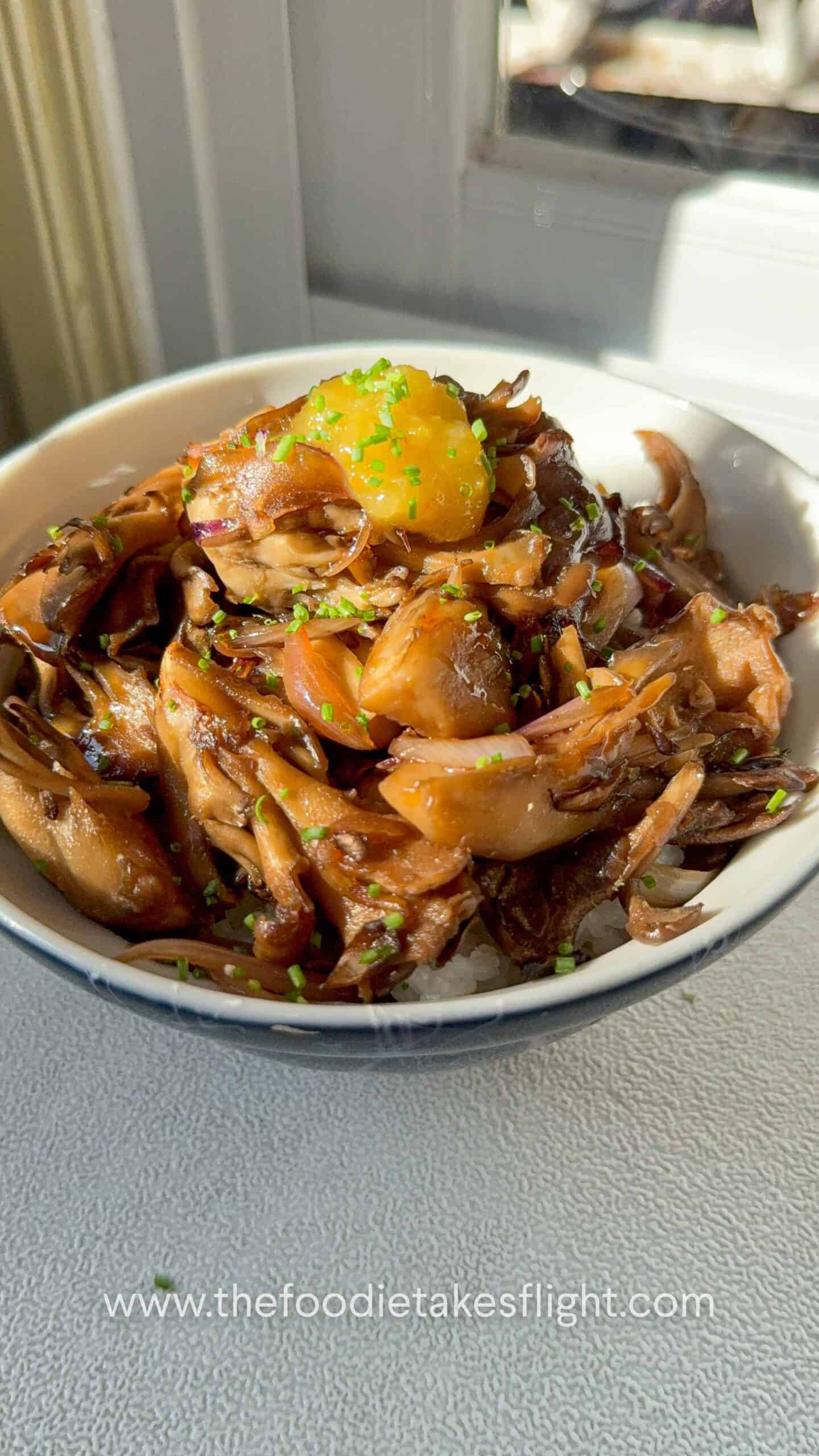 Read more about the article Seared Maitake Mushrooms with Ginger Teriyaki Sauce