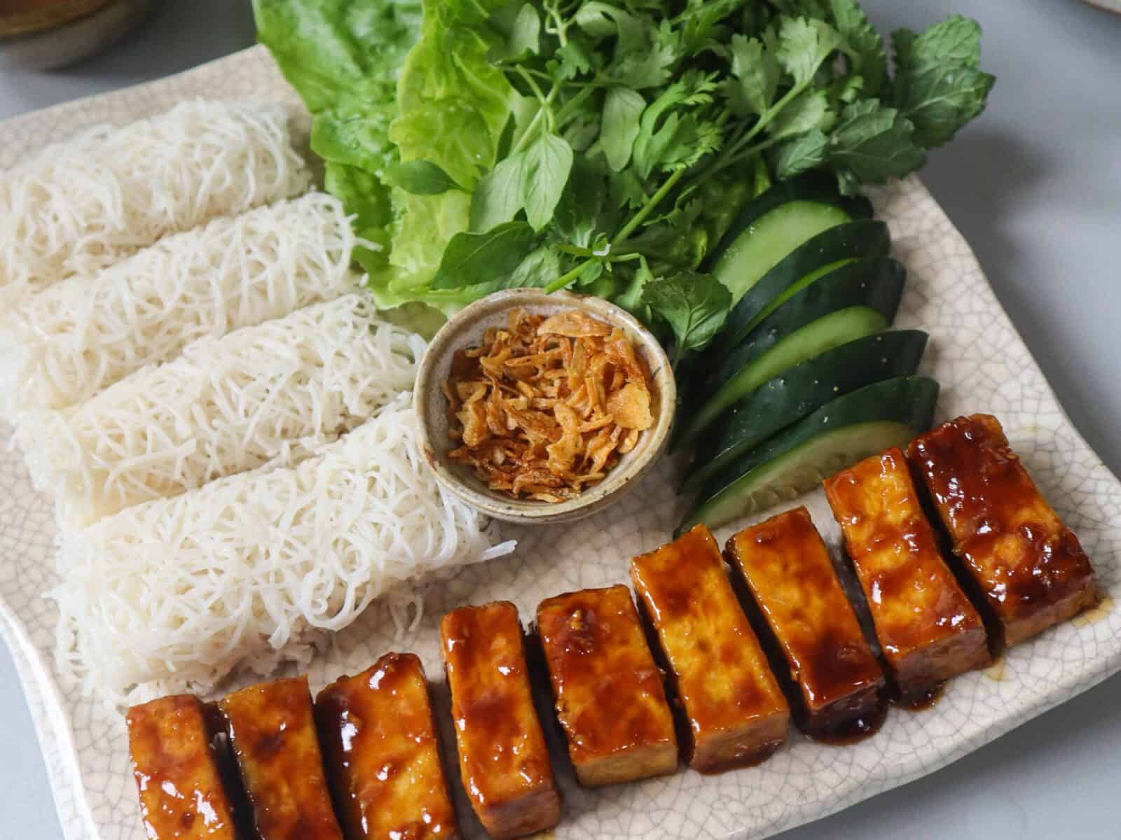 Banh Hoi Platter with Hoisin Tofu